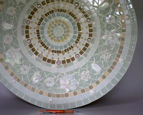 Mandala em Mosaico Divino Espírito Santo Branca 60