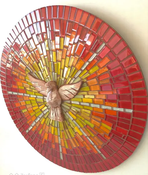 Mandala em Mosaico Divino Espírito Santo Raios
