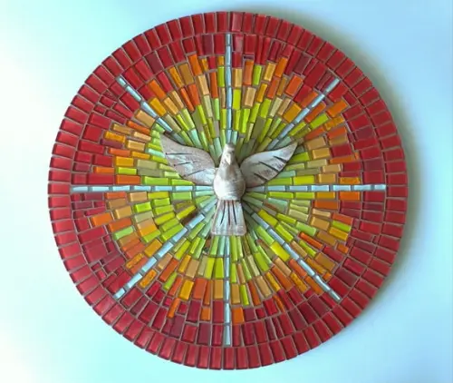 Mandala em Mosaico Divino Espírito Santo Raios