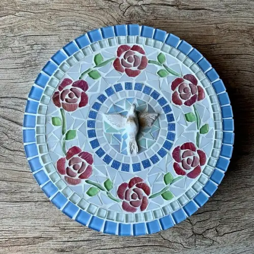 Mandala em Mosaico Divino Espírito Santo Rosas