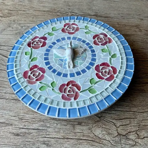 Mandala em Mosaico Divino Espírito Santo Rosas