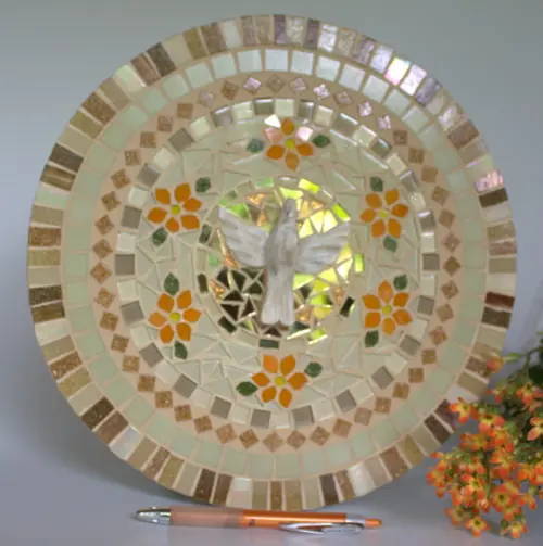 Mandala em Mosaico Divino Espírito Santo Terra
