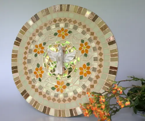 Mandala em Mosaico Divino Espírito Santo Terra
