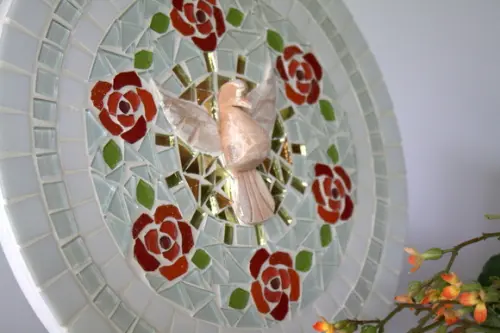 Mandala em Mosaico Divino Espírito Santo Rosas