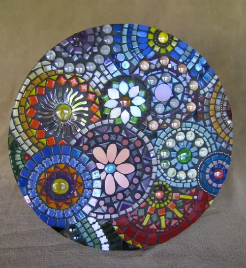 Mandala em mosaico multicolorida