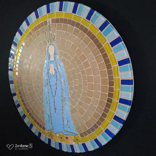 Mandala Nossa Senhora de Fátima em Mosaico