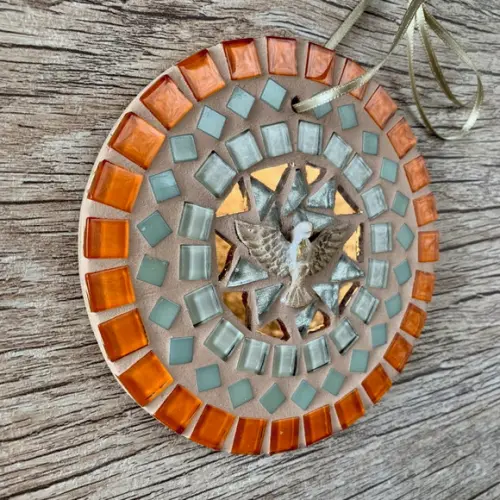 Mandalinha Divino em Mosaico Laranja