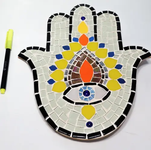 Mão de Fátima ou hamsá em mosaico