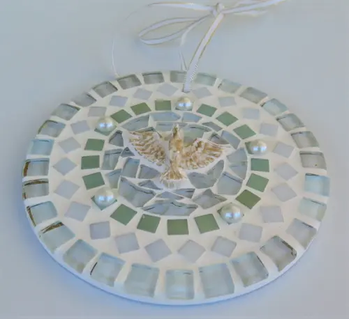 Mini Mandala Divino em mosaico perolada