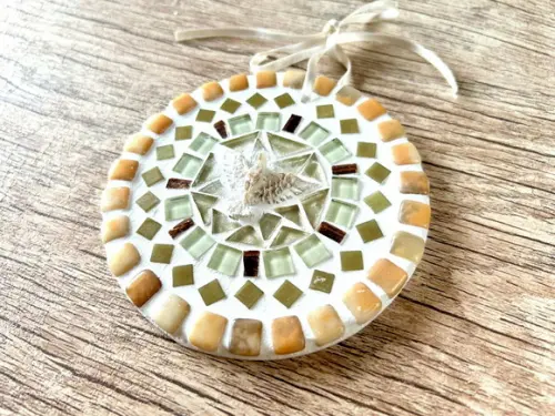 Mini Mandala Divino em Mosaico Perolada