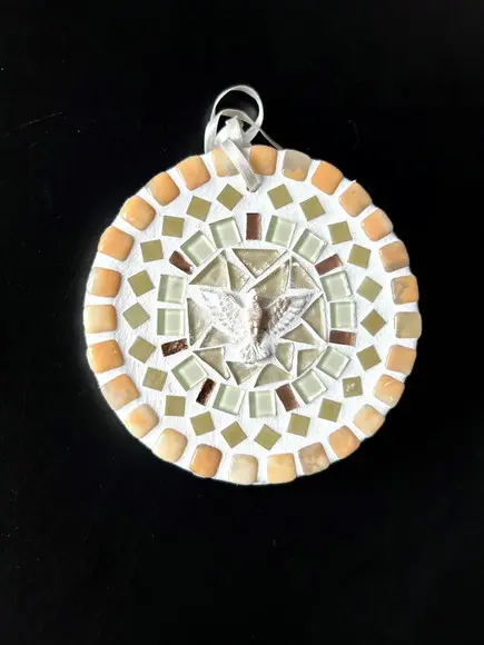 Mini Mandala Divino em Mosaico Perolada