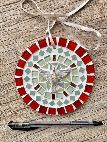 Mini Mandala Divino em Mosaico Vermelha