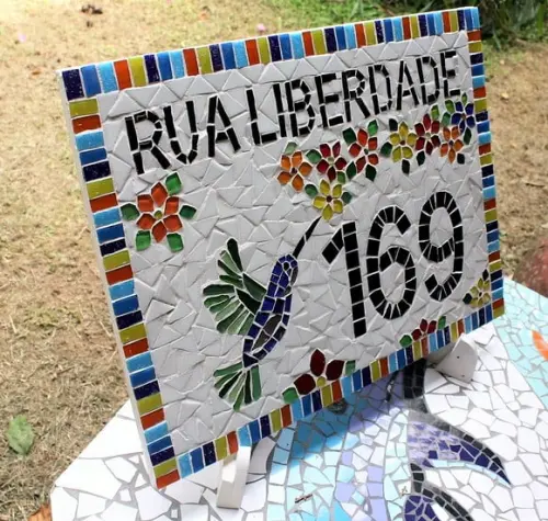 Número e Rua para Casa em Mosaico Beija Flor