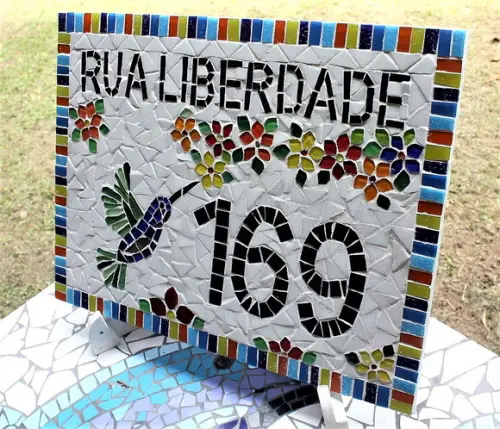 Número e Rua para Casa em Mosaico Beija Flor