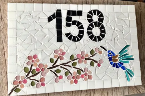 Número para Casa em Mosaico Cerejeiras com Beija Flor