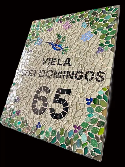 Placa com Nome de Rua em Mosaico