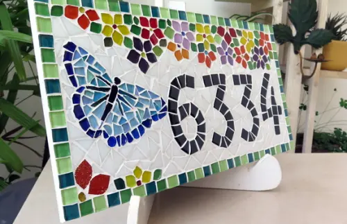 Placa com Número para Casa em Mosaico Borboleta