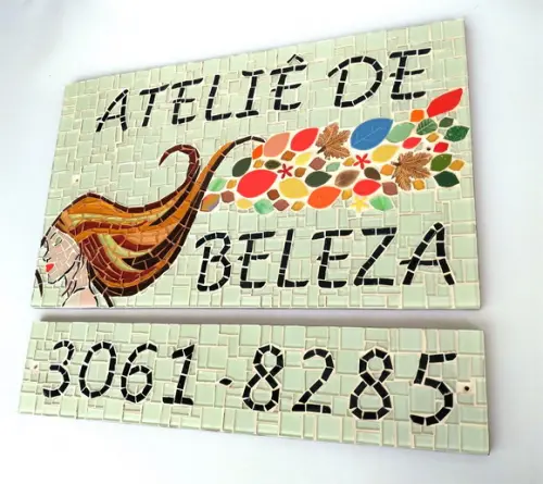 Placa de Identificação em Mosaico para Áreas Internas