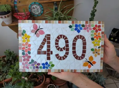Placa Número para Casa em Mosaico Flores e Borboletas