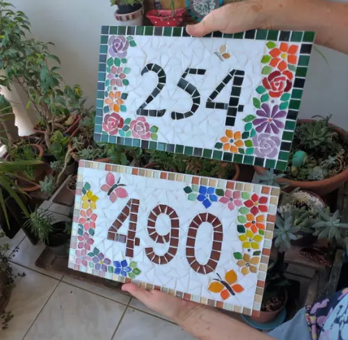 Placa Número para Casa em Mosaico Flores e Borboletas