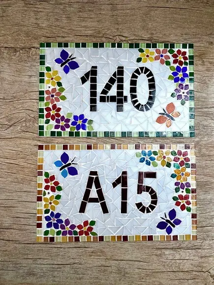Placa Número para Casa em Mosaico Flores e Borboletas