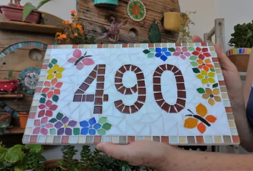 Placa Número para Casa em Mosaico Flores e Borboletas