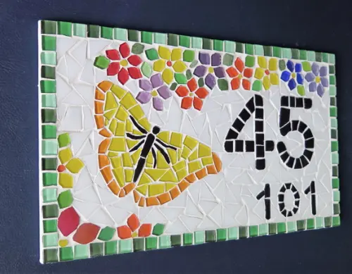 Placa Residencial em Mosaico Borboleta