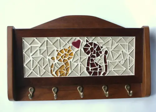Porta Chaves e Correspondência Gatos
