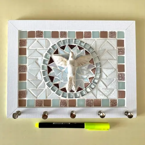 Porta Chaves Mosaico Divino Branco e Rosé