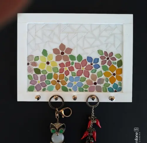 Porta Chaves Mosaico Floral Branco