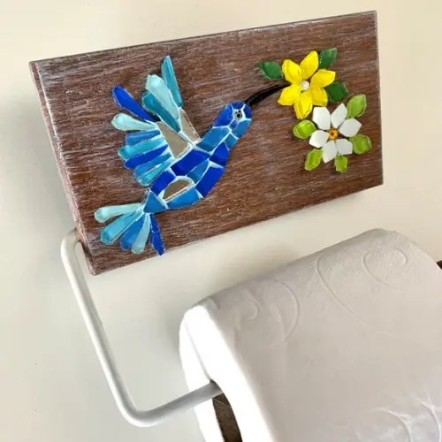 Porta papel higiênico em mosaico beija-flor