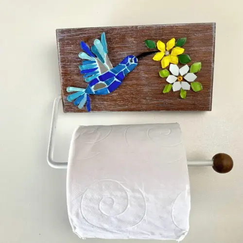 Porta papel higiênico em mosaico beija-flor