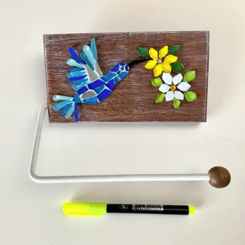 Porta papel higiênico em mosaico beija-flor