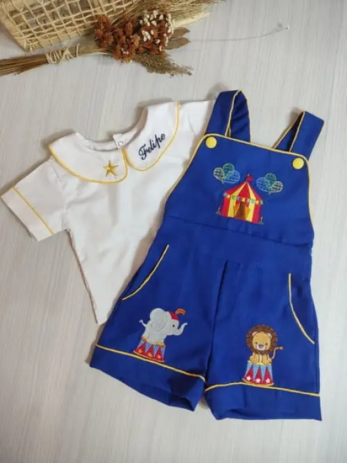 Roupa Jardineira Circo