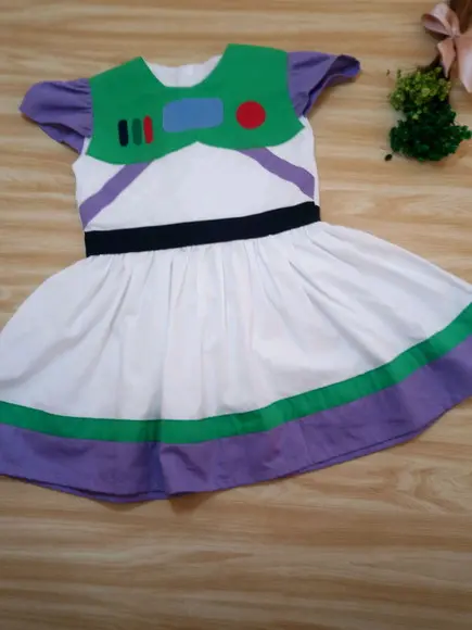 Fantasia buzz lightyear menina