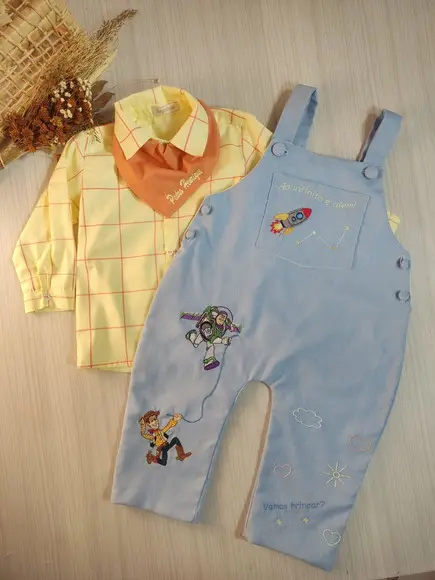 Jardineira Toy Story