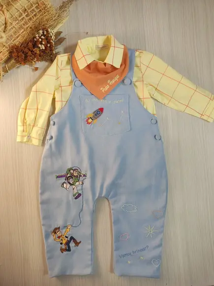 Jardineira Toy Story