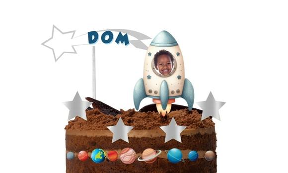 Kit Astronauta com Foto Topo de Bolo + 20 Toppers para Doces