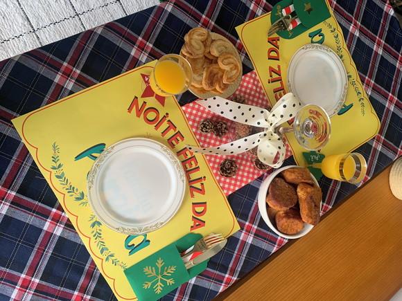Mesa Posta Ceia de Natal Personalizada com o Nome da Família
