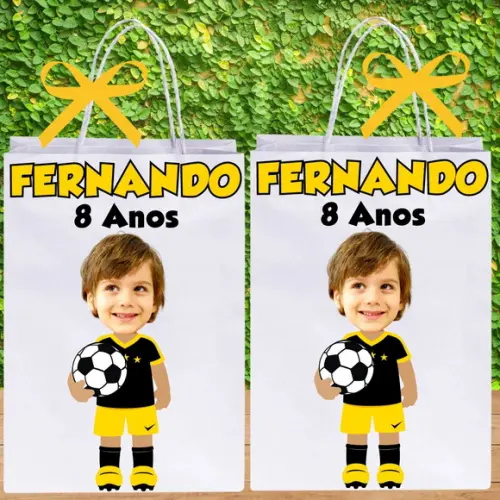 Jogador de Futebol com Sua Foto nas Sacolinhas + Nome+idade