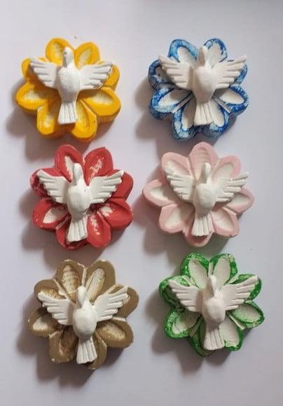 Lembrancinha Flor com Divino Espírito Santo
