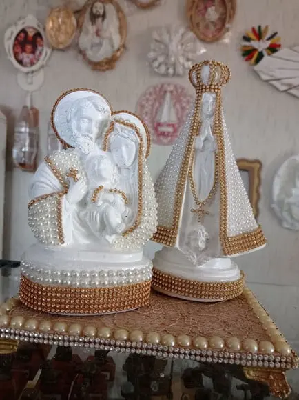 Kit Nossa Senhora 22cm + Sagrada Família 16cm com Pérolas