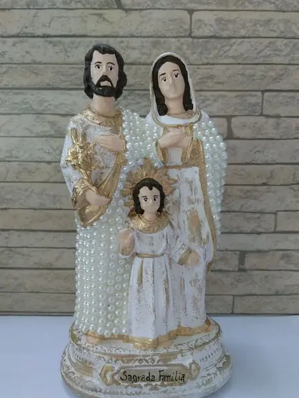 Sagrada Familia 20cm com perolas