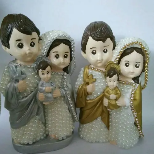 Sagrada Familia baby com pérolas 14cm