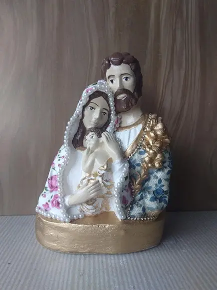 Busto Sagrada Familia 20cm com Manto Estampado