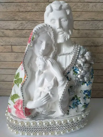 Busto Sagrada Familia 20cm com Manto Estampado