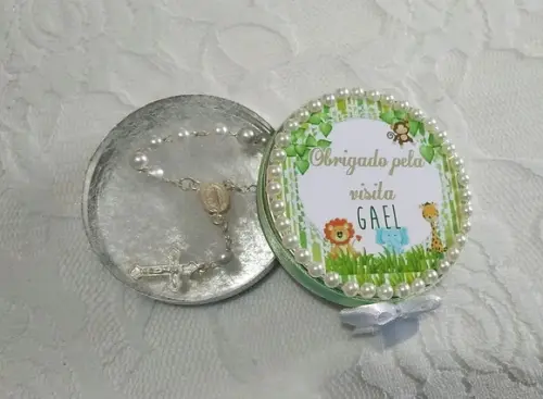 Latinha com Mini Terço lembrancinha