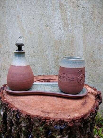 Kit para Lavabo Arabesco - Saboneteira e Porta Escovas 3 Pçs