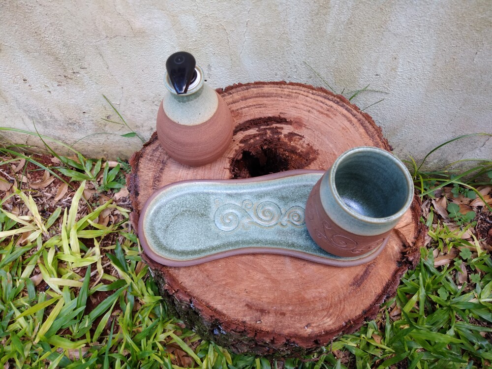 Kit para Lavabo Arabesco - Saboneteira e Porta Escovas 3 Pçs