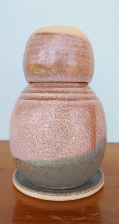 Moringa Rosé e Cinza em Cerâmica Artesanal com Prato e Copo